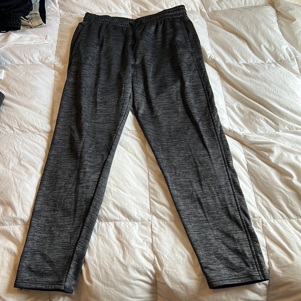 Men’s gray sweatpants. With tags!
